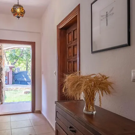 Guenays Garden Villa
